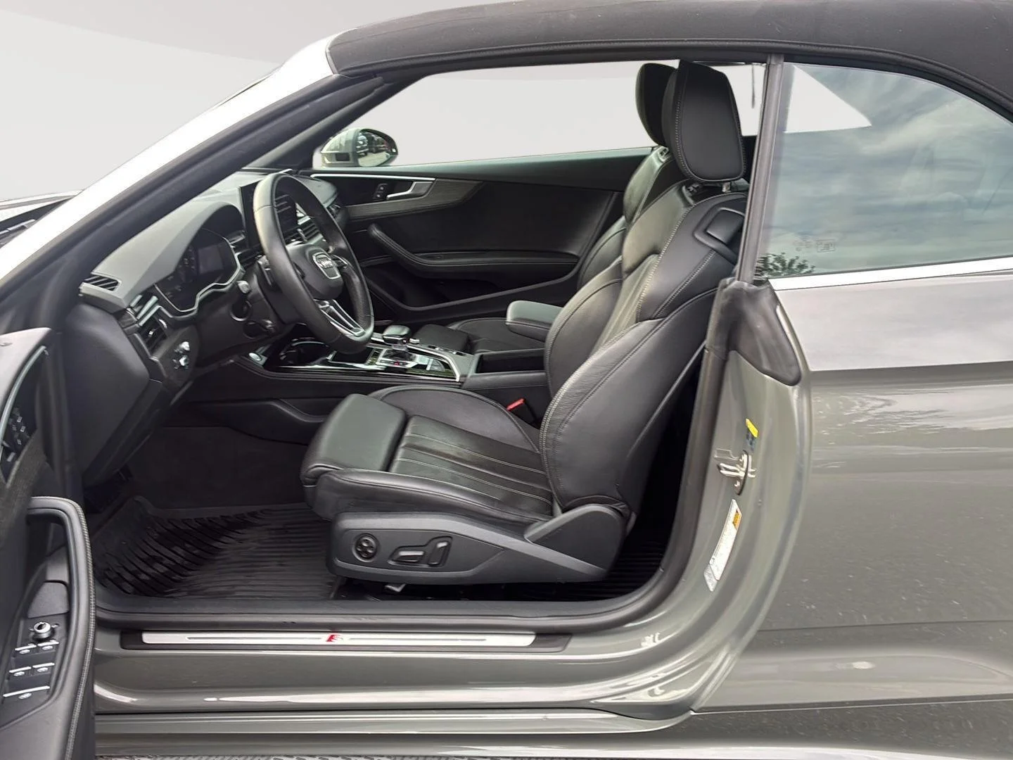Used 2023 Chronos Gray Metallic/Black Roof Audi S line Prestige image 15