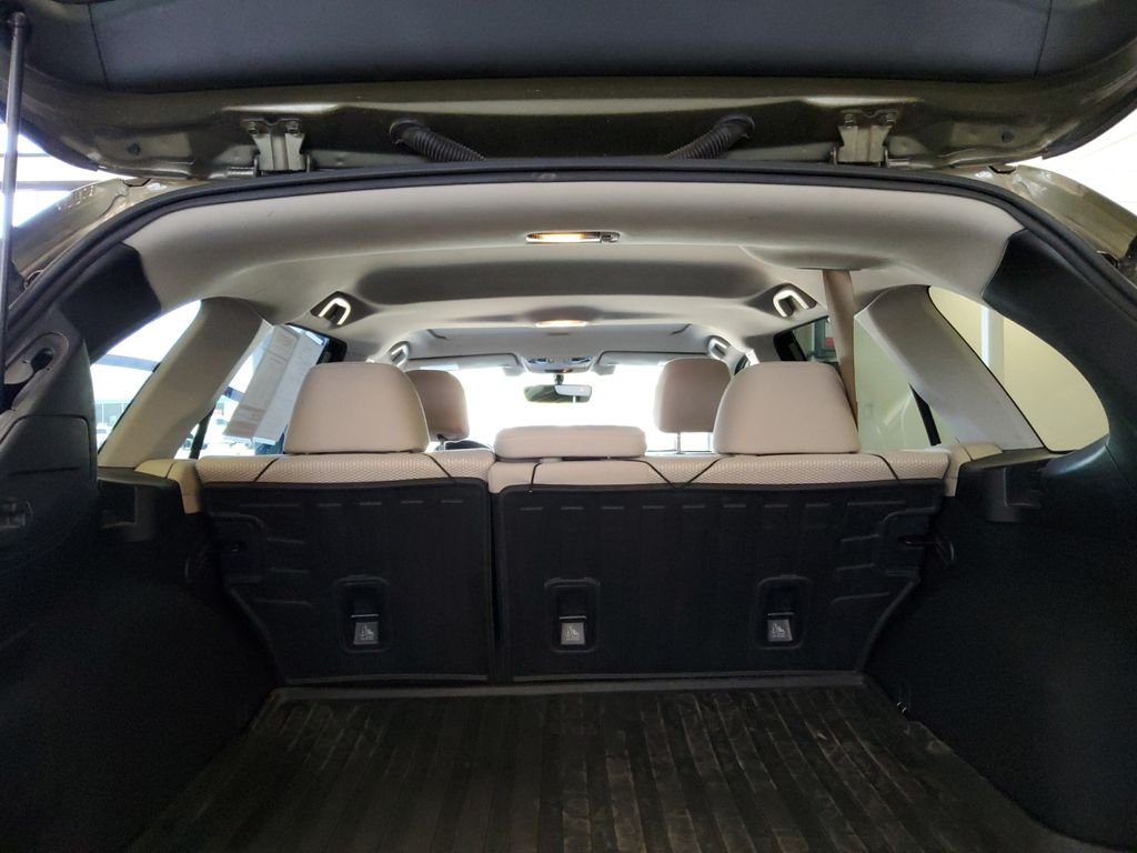 Used 2019 Green Subaru 2.5i Premium image 29
