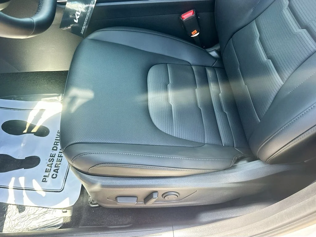 New 2026 Glacial White Pearl Kia SX Prestige image 20