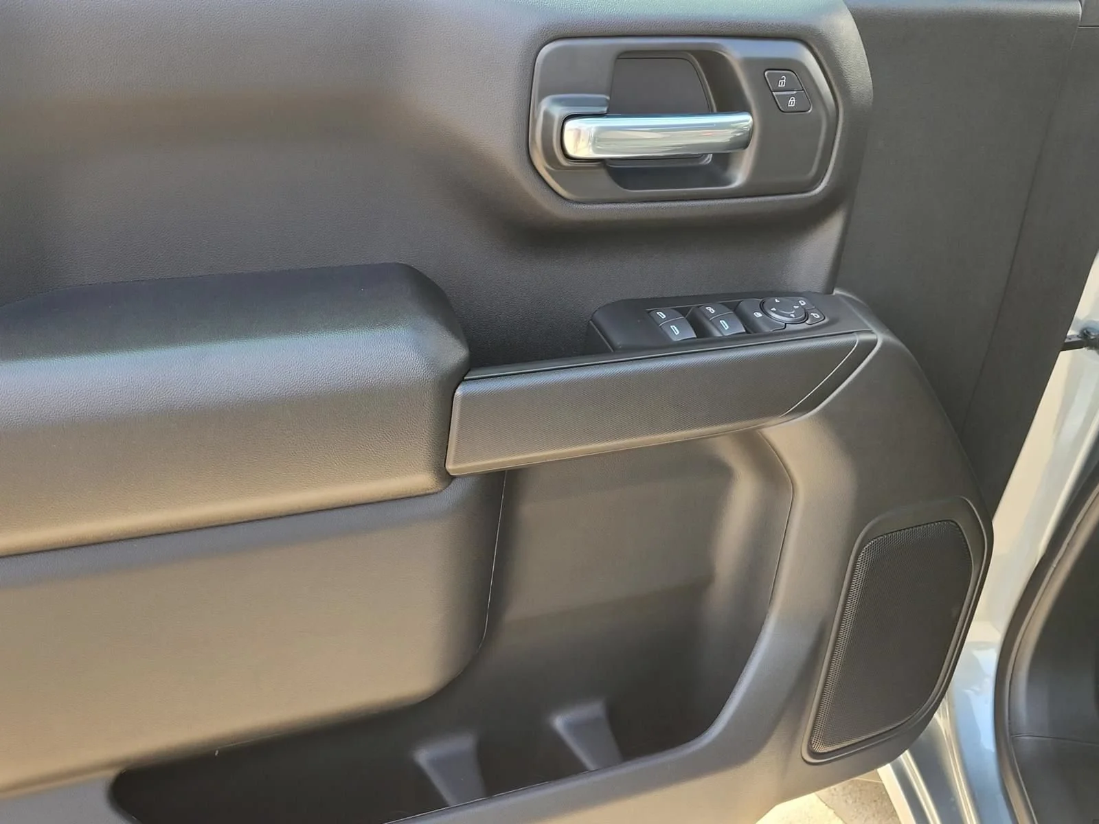 2026 Chevrolet Silverado 1500 Custom - Photo 12
