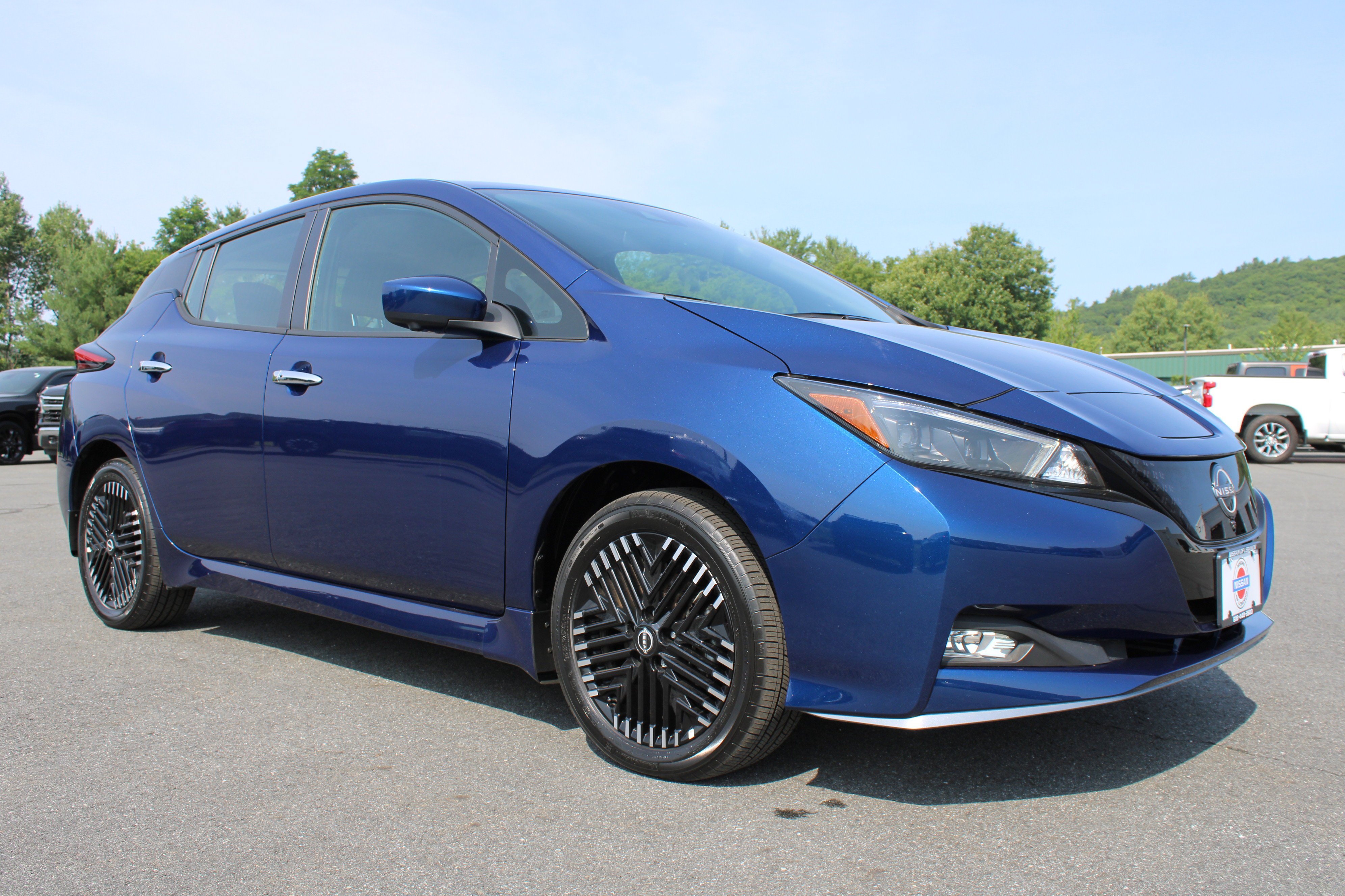 Used 2024 Deep Blue Pearl Nissan SV PLUS image 5