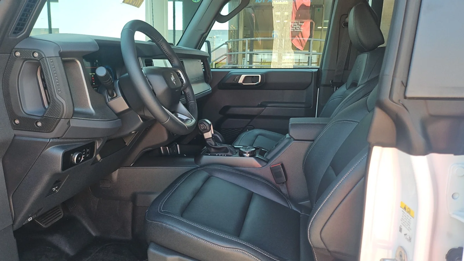 New 2026 Oxford White Ford Badlands 4WD image 10