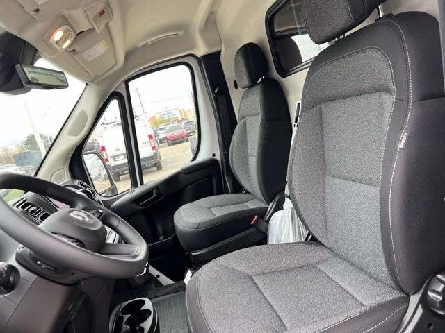 Used 2025 White Ram TRADESMAN image 12