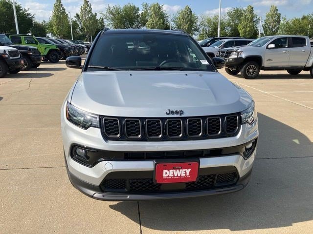 New 2026 Silver Zynith Metallic Clear-Coat Exterior Paint Jeep Limited Altitude image 2