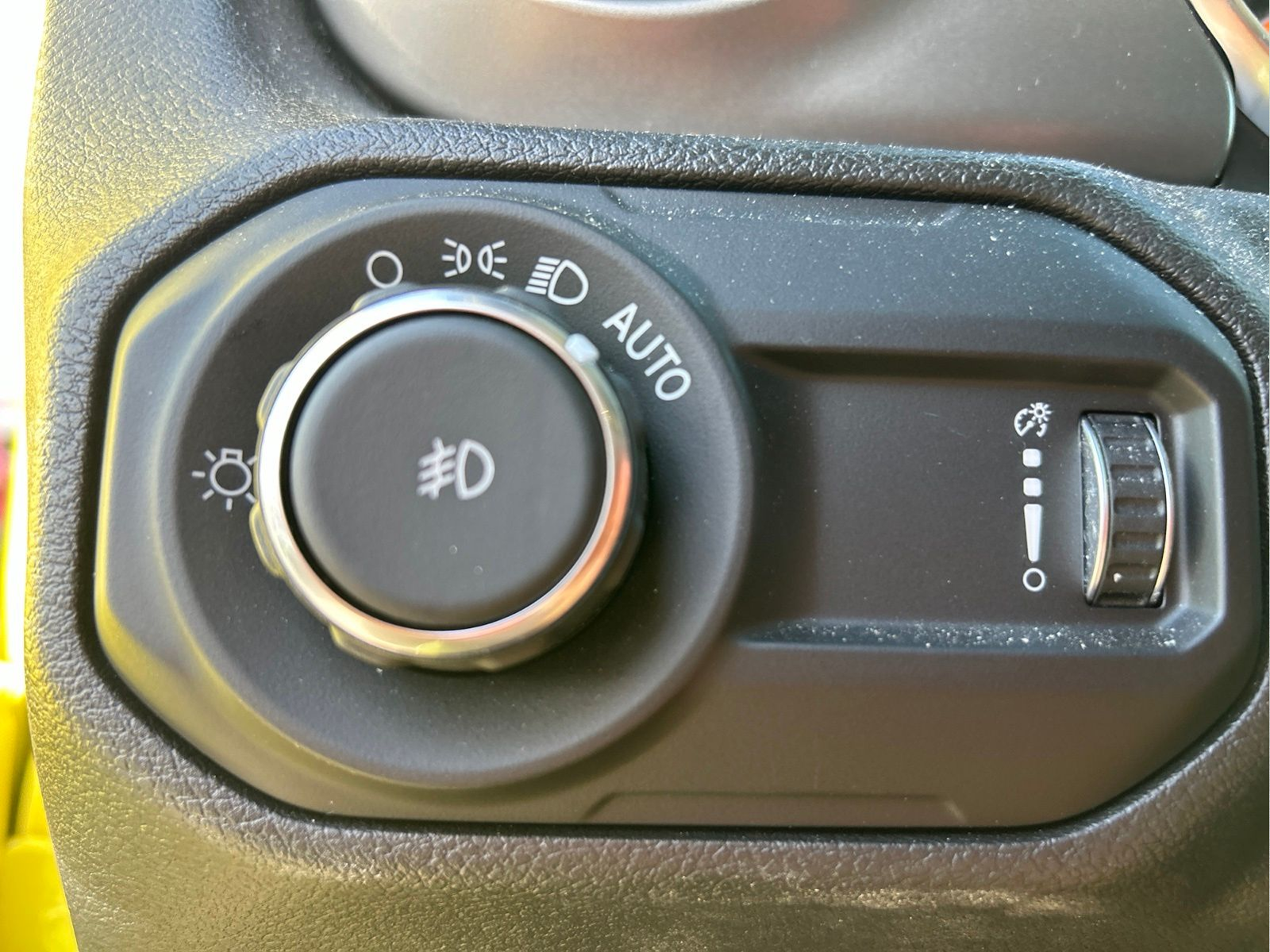 Used 2023 Yellow Jeep Sport S image 25