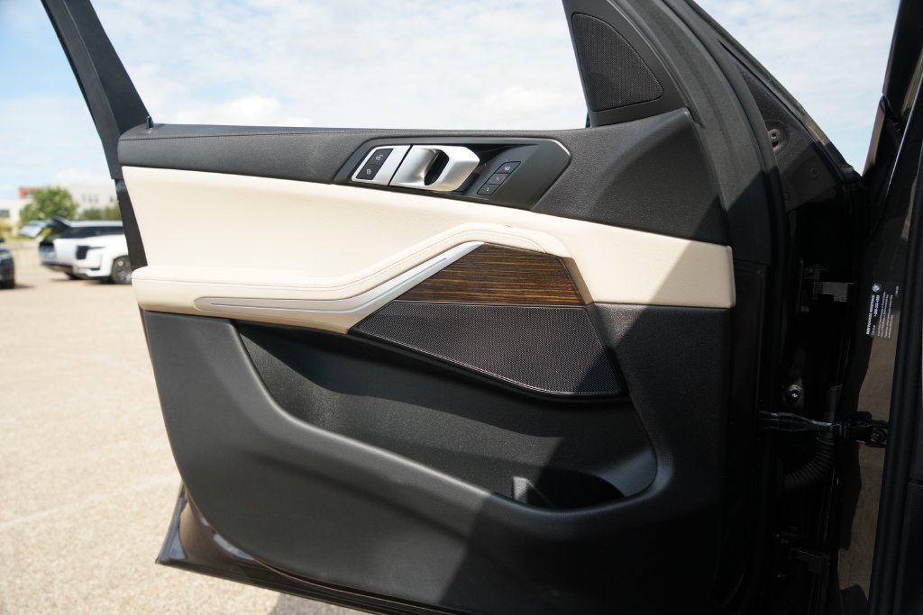Used 2020 Dark Graphite BMW sDrive40i image 21