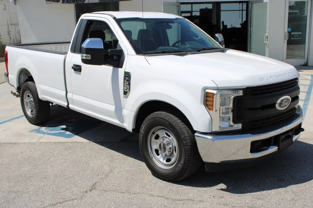 Used 2019 White Ford XL image 3