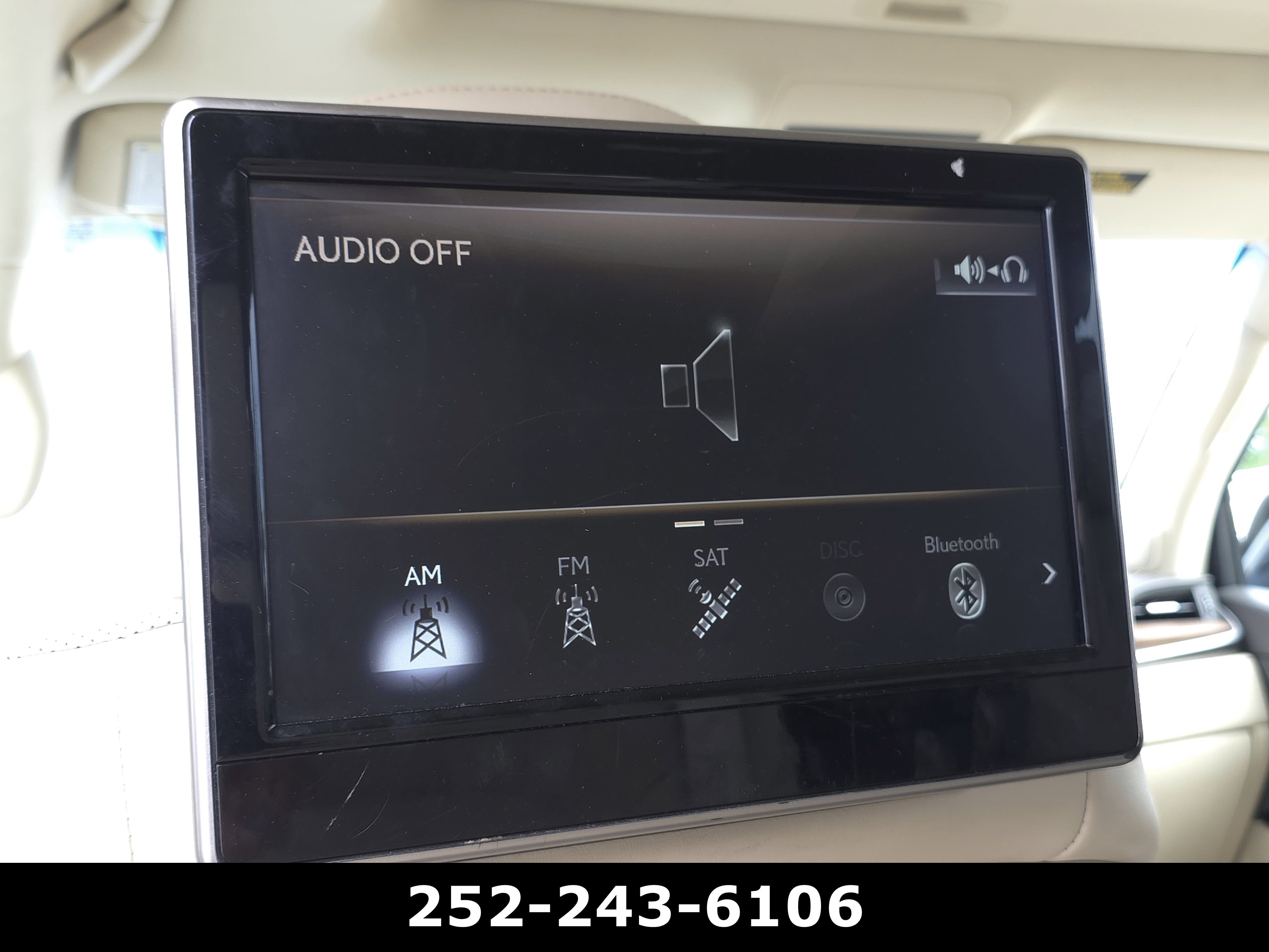 Used 2016 Starfire Pearl Lexus 570 image 33