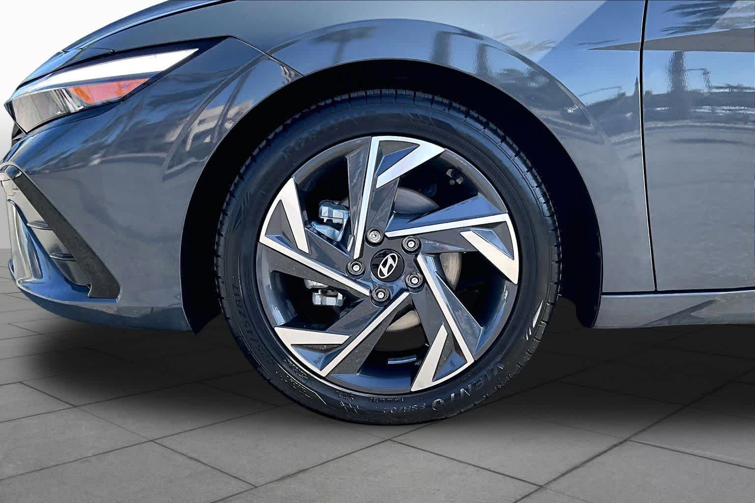 Used 2024 Ecotronic Gray Hyundai SEL image 10
