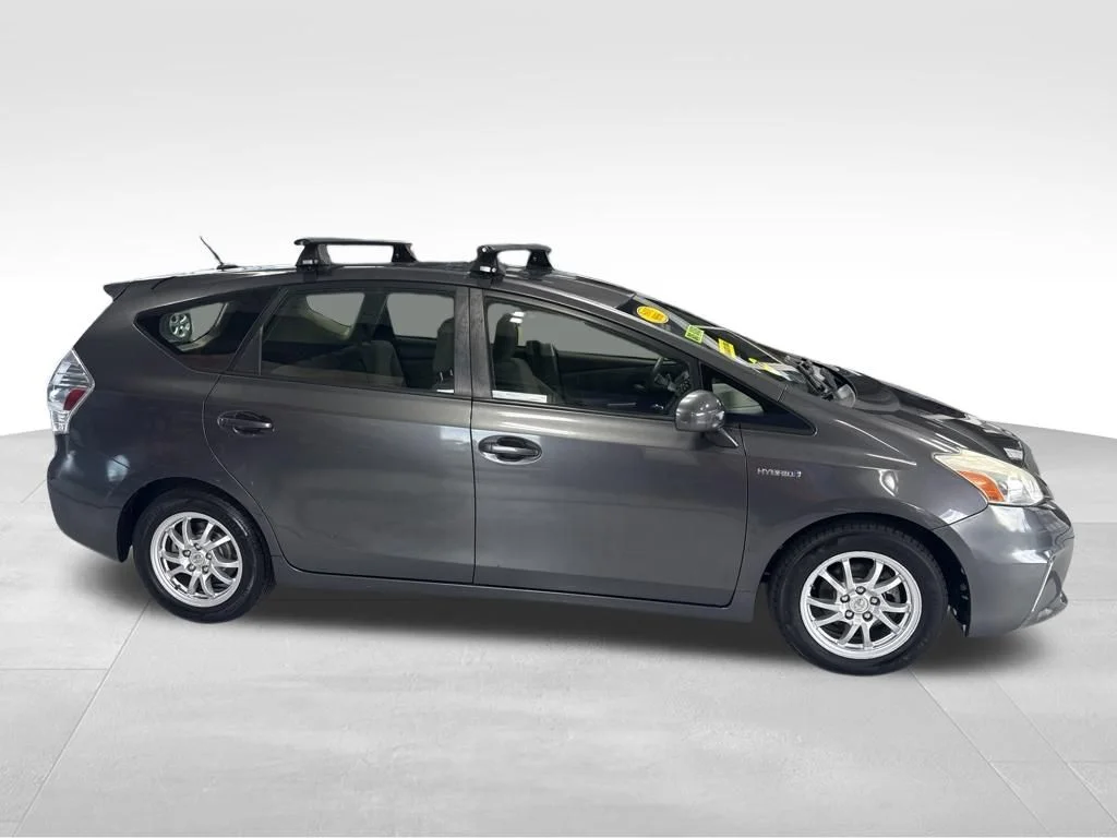 Used 2014 Gray Toyota Three image 7