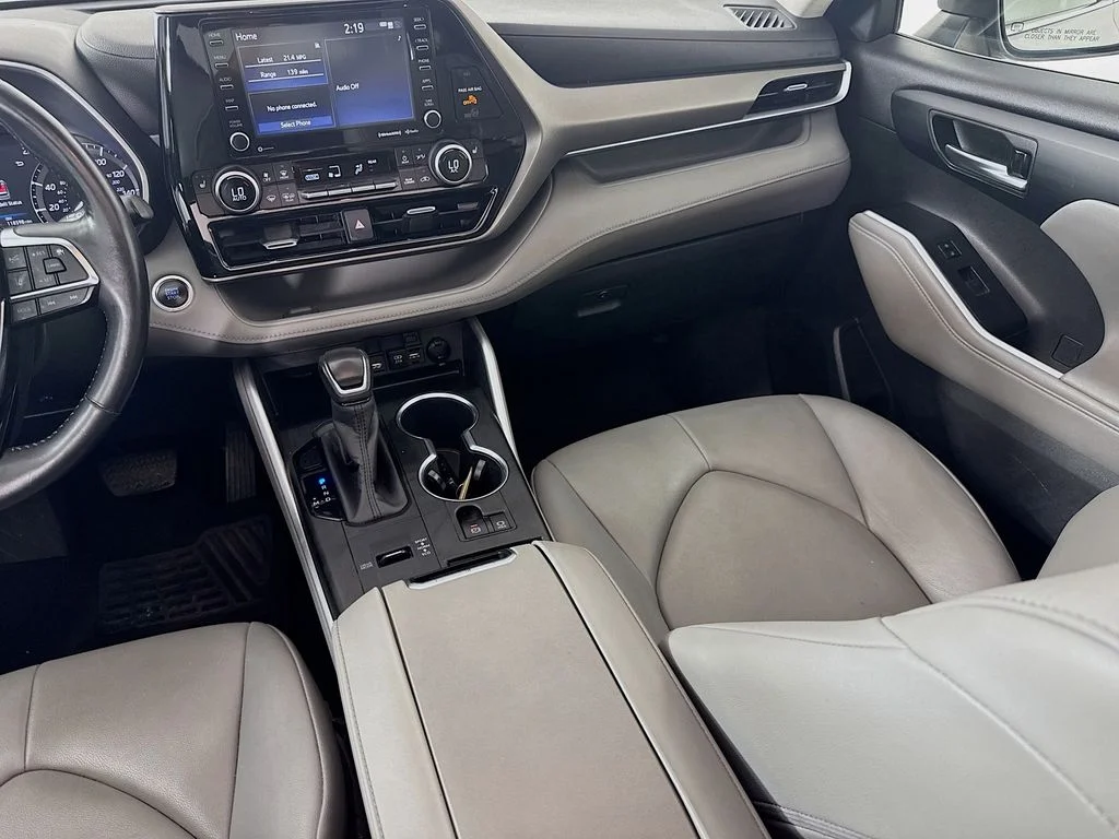 Used 2020 Celestial Silver Metallic Toyota XLE image 29