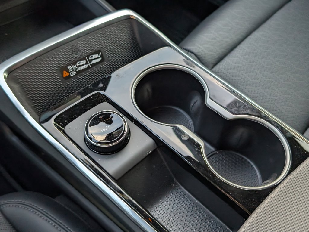 2027 Chevrolet Equinox LT - Photo 23