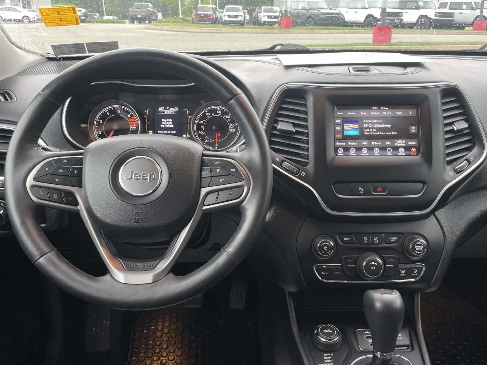 Used 2019 Bright White Clearcoat Jeep Latitude Plus image 2
