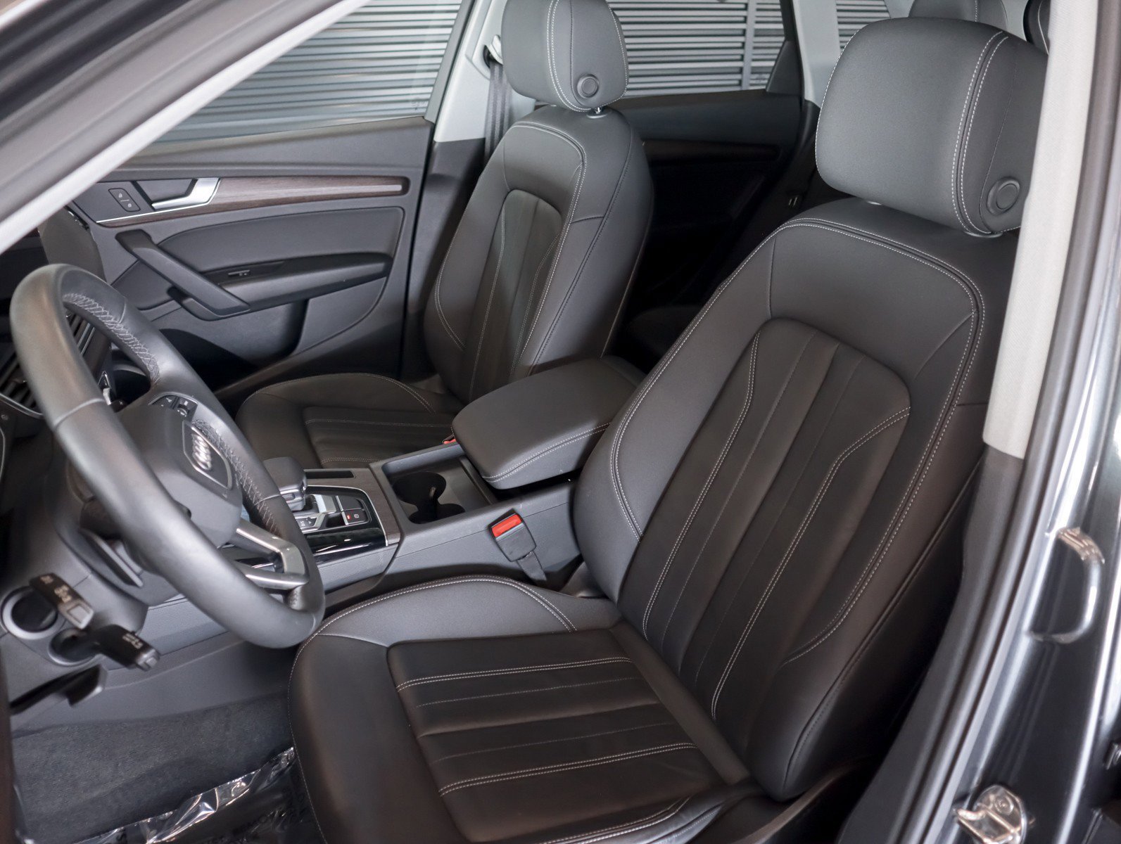 Used 2023 Daytona Gray Pearl Effect Audi S line Premium image 8