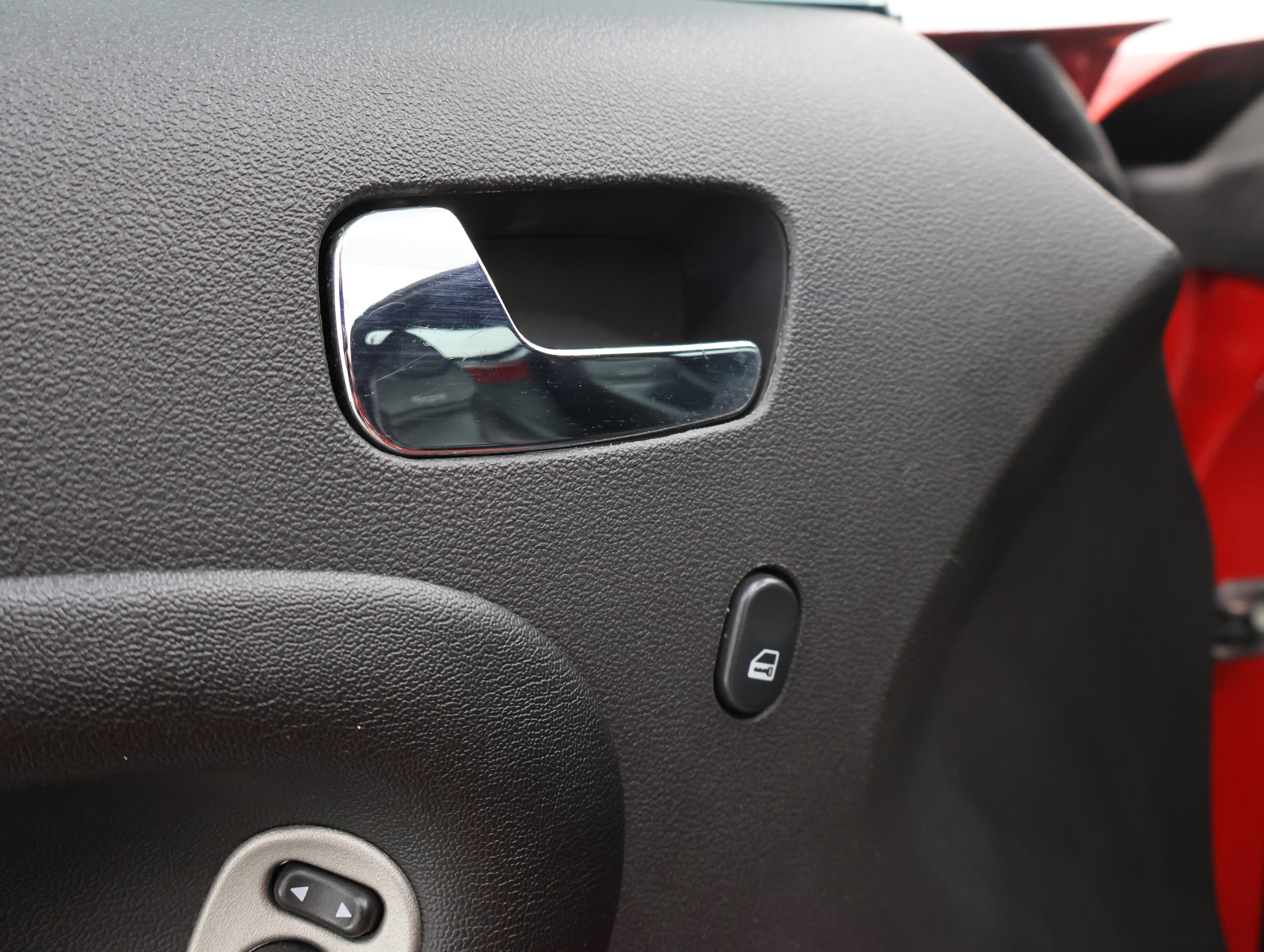 Used 2007 Aggressive (Victory Red) Pontiac GXP Convertible: GXP-CONVERTIBLE-5 SPEED STICK-BLACK LEATHER-LIKE NEW TIRES image 33