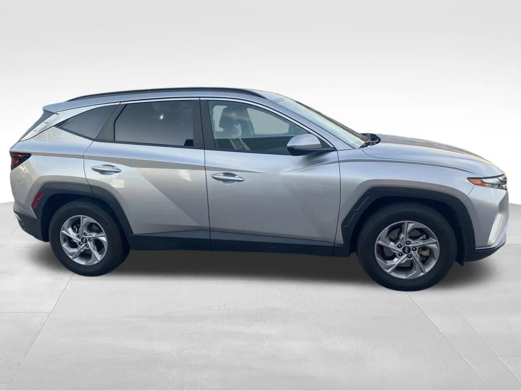 Used 2024 Silver Hyundai SEL image 3
