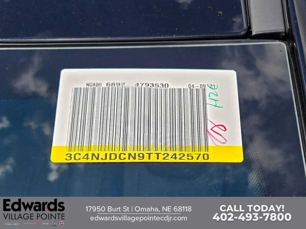 New 2026 Diamond Black Crystal Pearlcoat Jeep Limited image 29