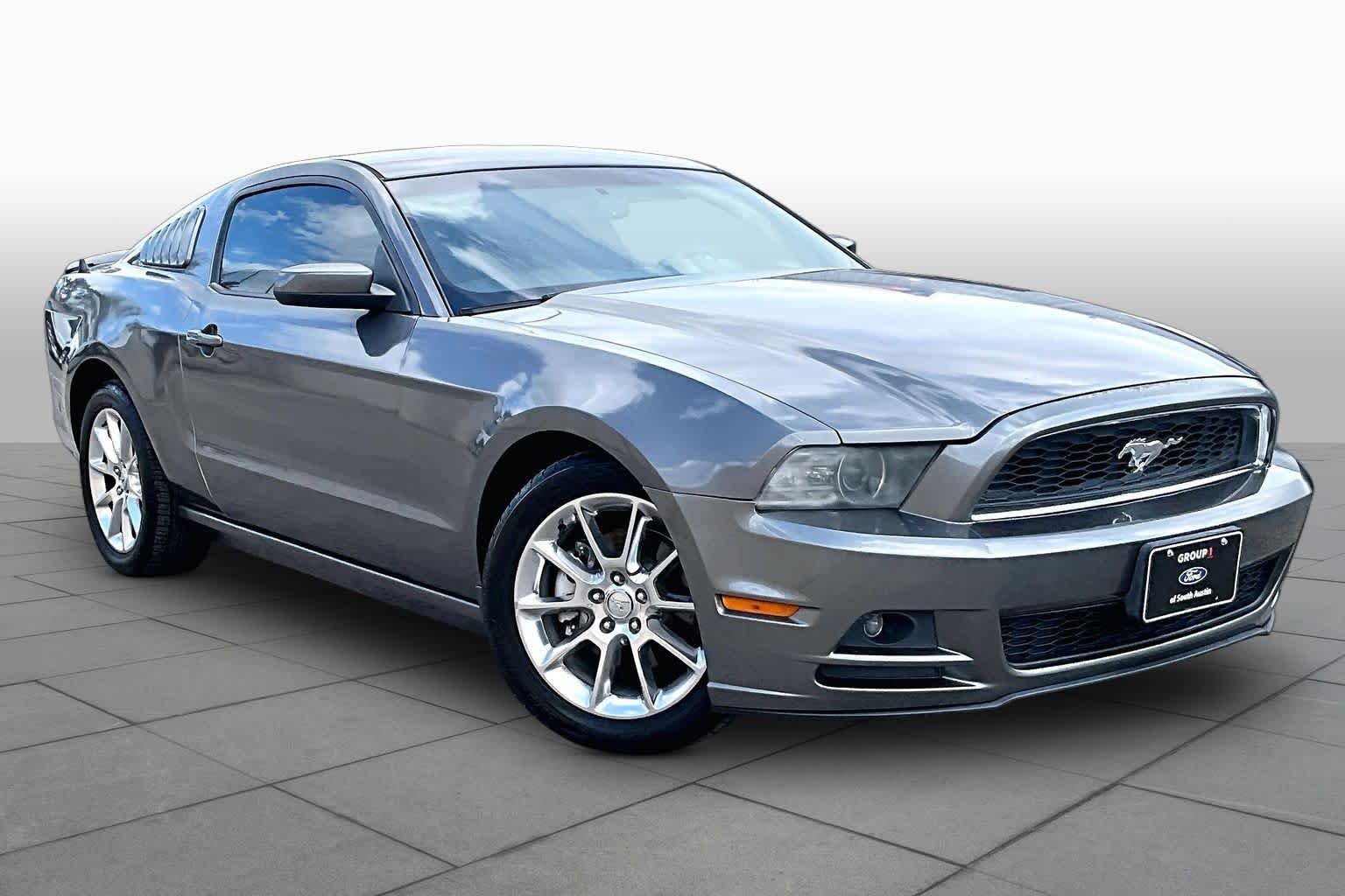 Used 2014 Sterling Gray Metallic Ford V6 image 3