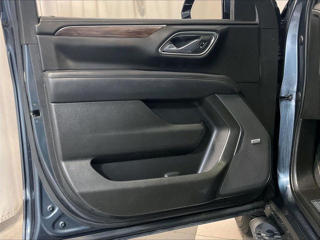 Used 2021 Gray Chevrolet Z71 image 9