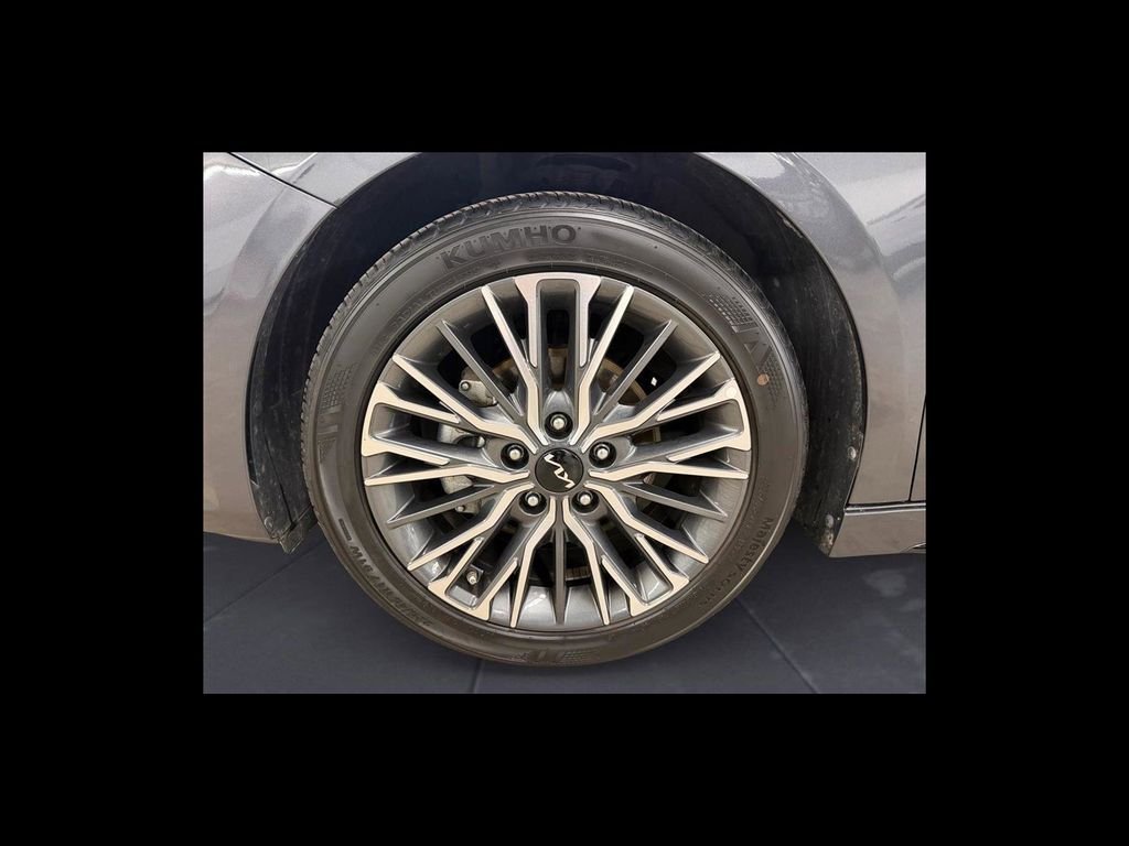 Used 2024 Gray Kia GT-Line image 10