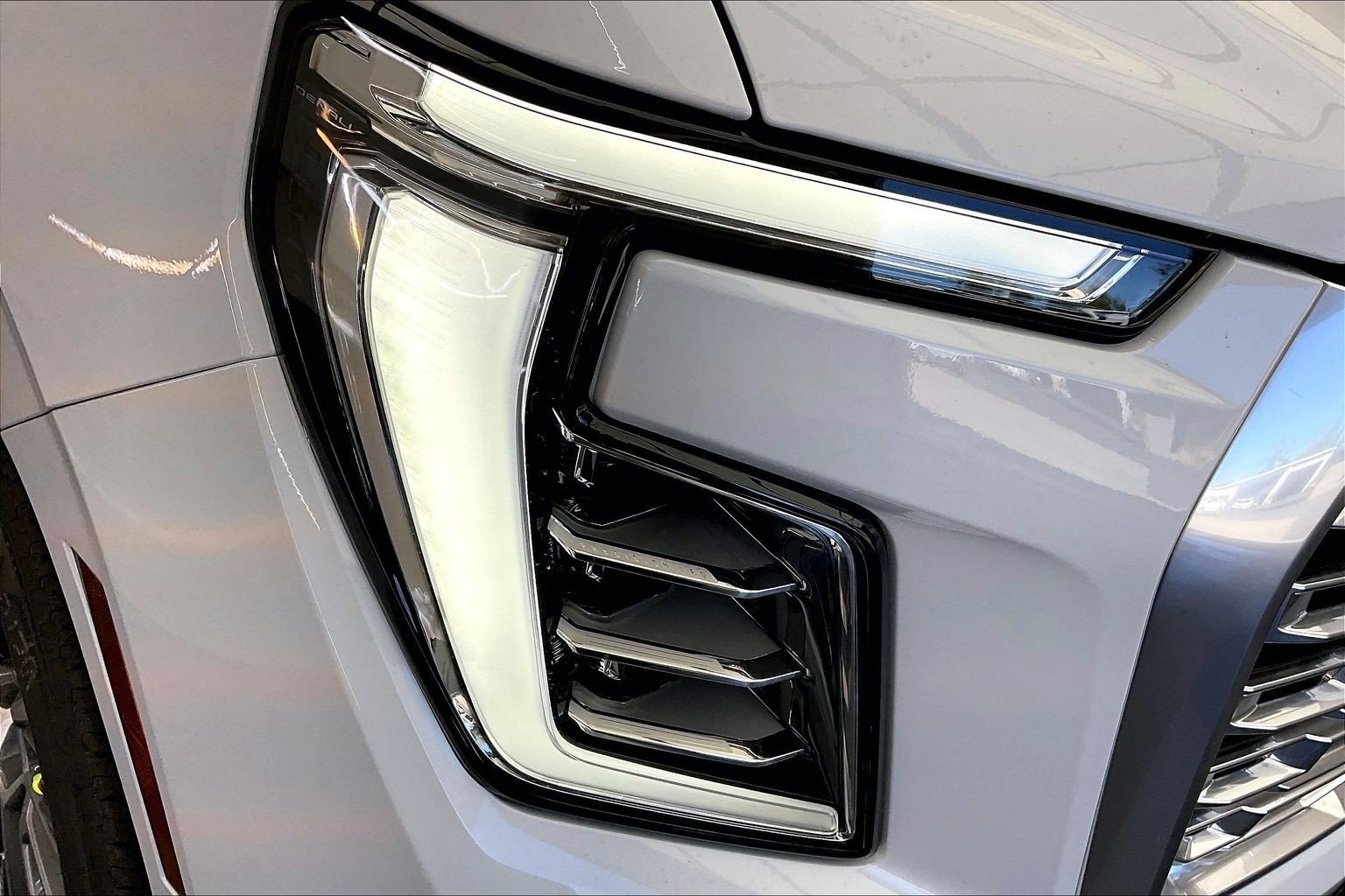 2026 GMC Yukon XL Denali - Photo 15