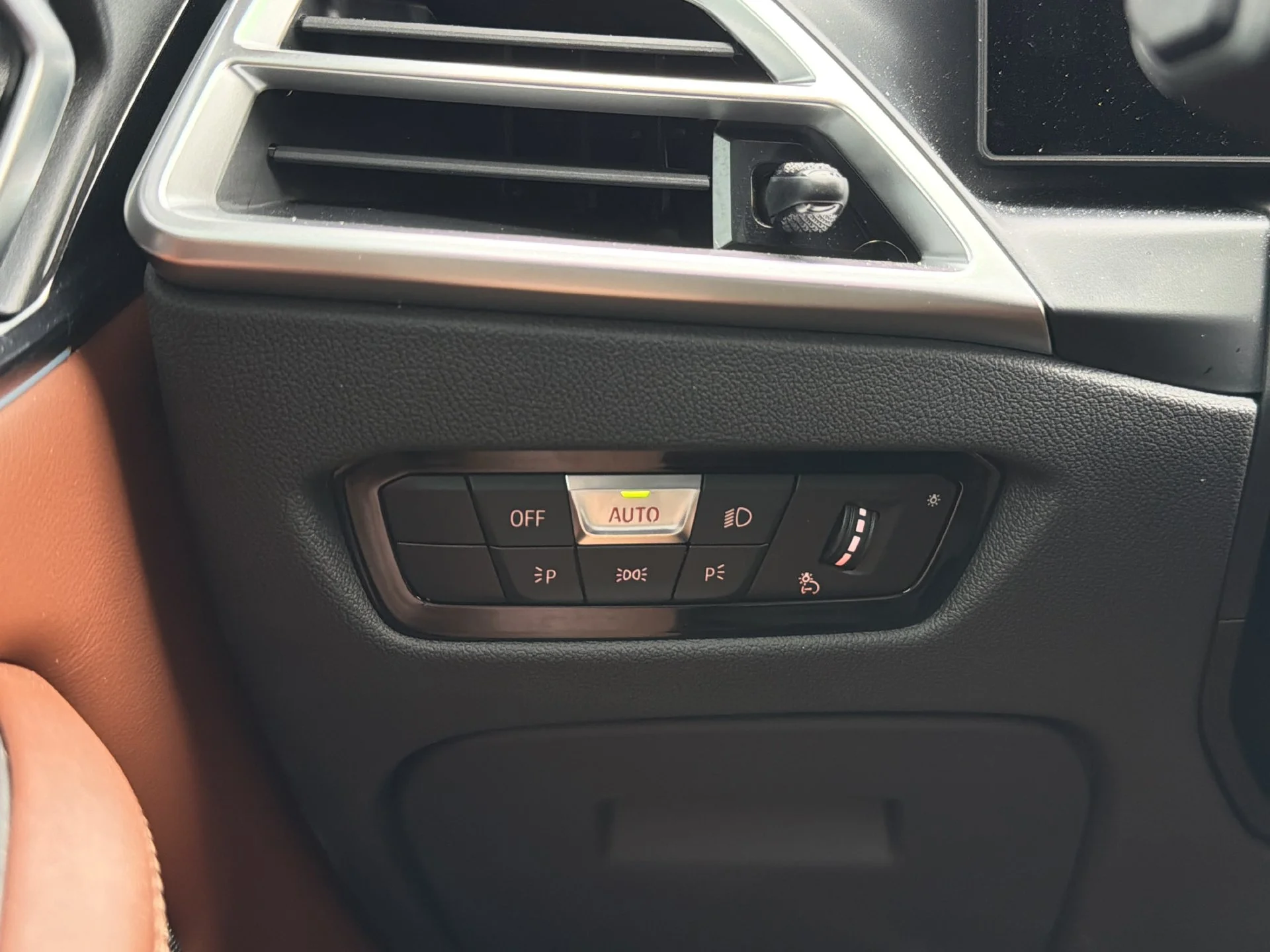 Used 2025 Tanzanite Blue II Metallic BMW Competition image 29
