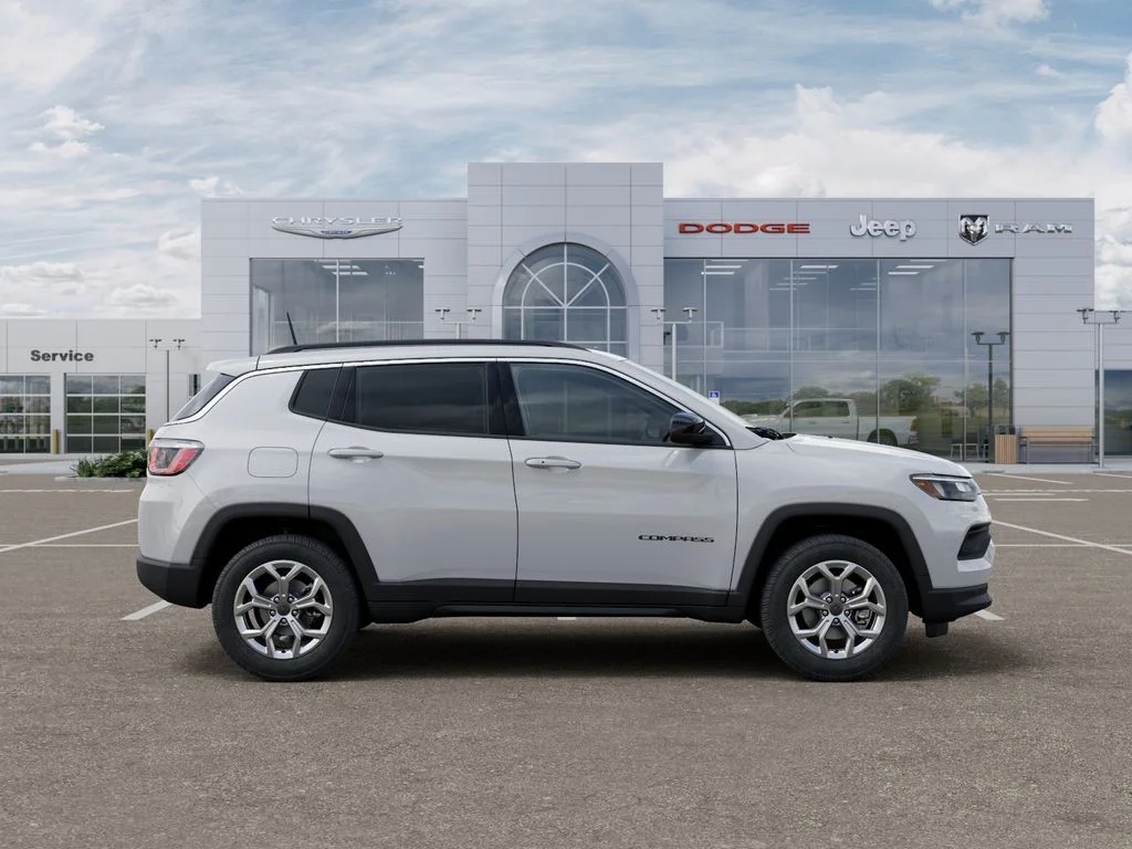 New 2026 Bright White Clear-Coat Exterior Paint Jeep Latitude image 22