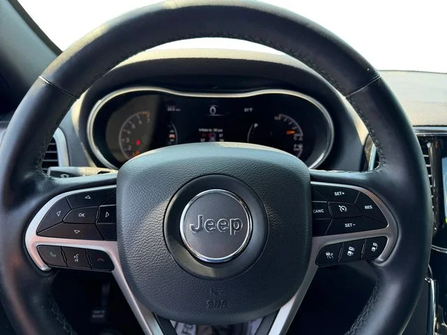 Used 2020 Silver Jeep Limited image 17