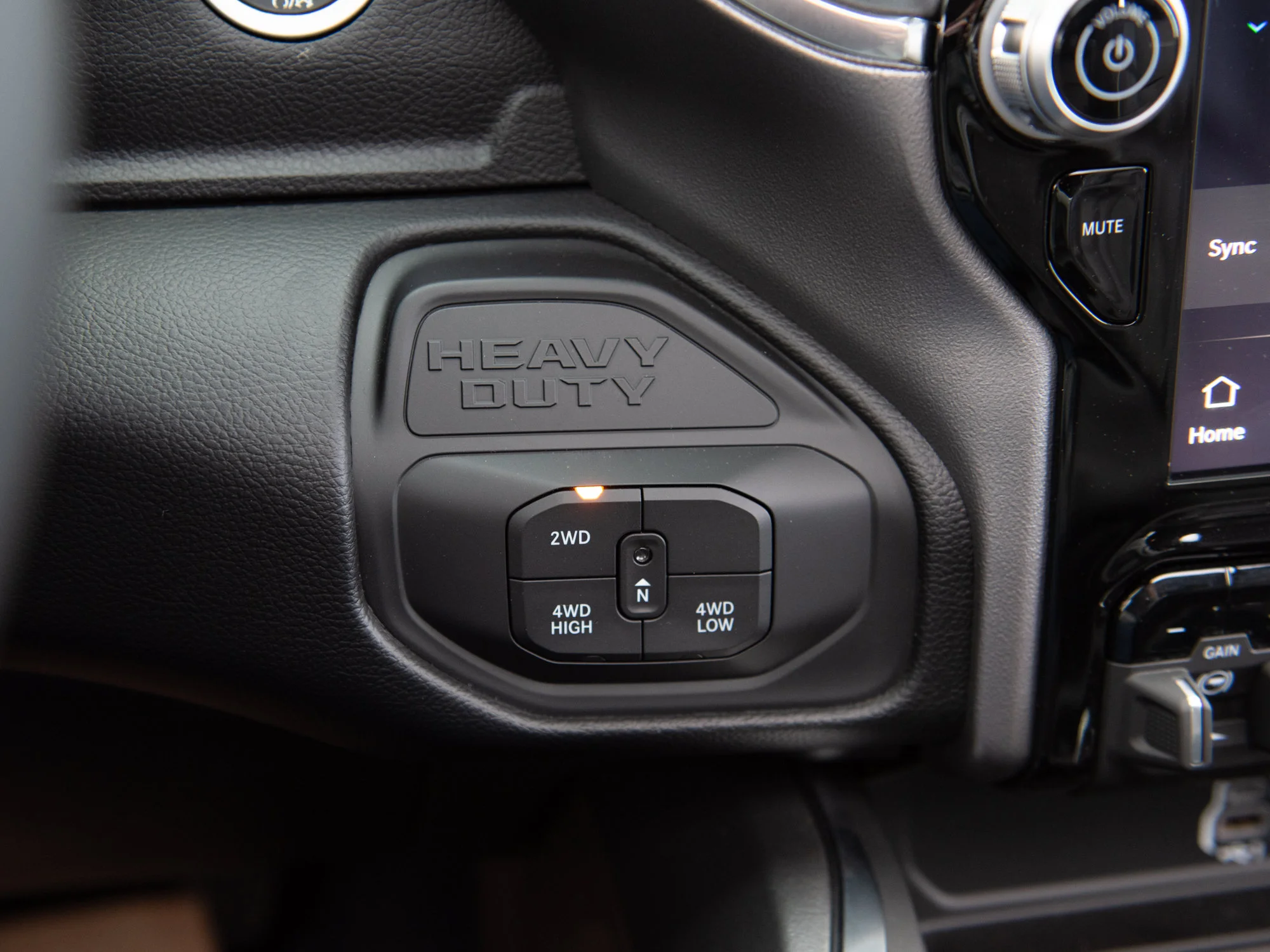 New 2026 Black RAM Laramie Night* Mega Cab 4x4, Max Tow Pkg, Sunroof, Heated/Ventilated Leather image 17