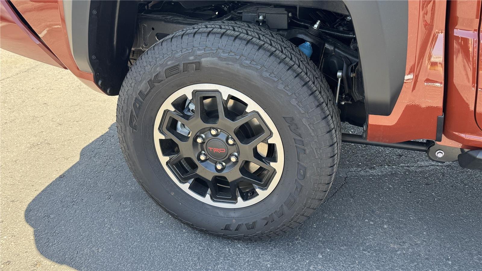 2025 Toyota Tacoma TRD Off Road - Photo 10