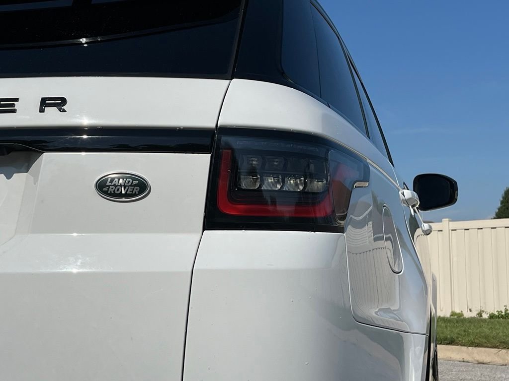 Used 2022 White Land Rover HSE Silver Edition image 13