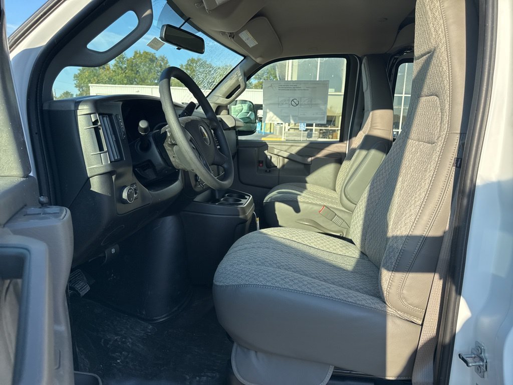 2025 Chevrolet Express Cargo Work Van - Photo 23