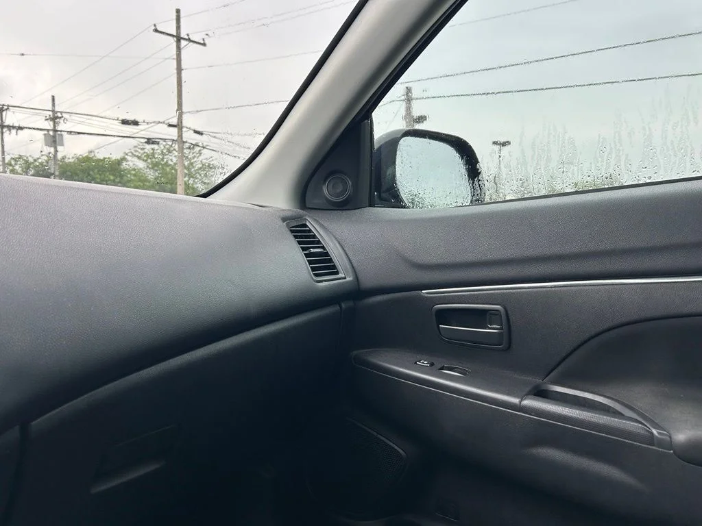 Used 2015  Mitsubishi ES image 21