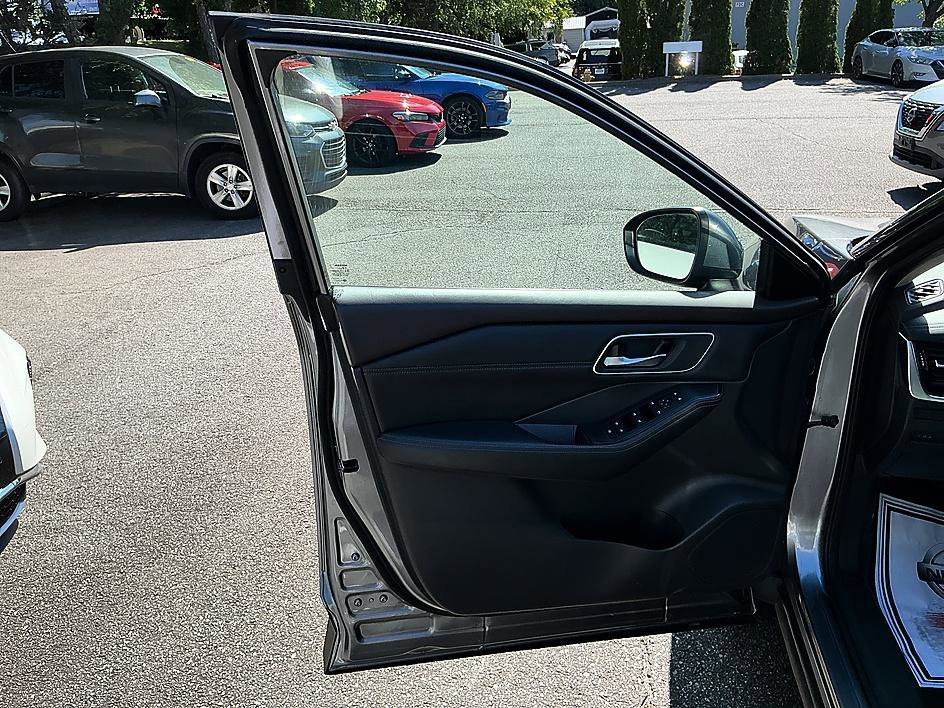 Used 2021 Gun Metallic Nissan SV image 11