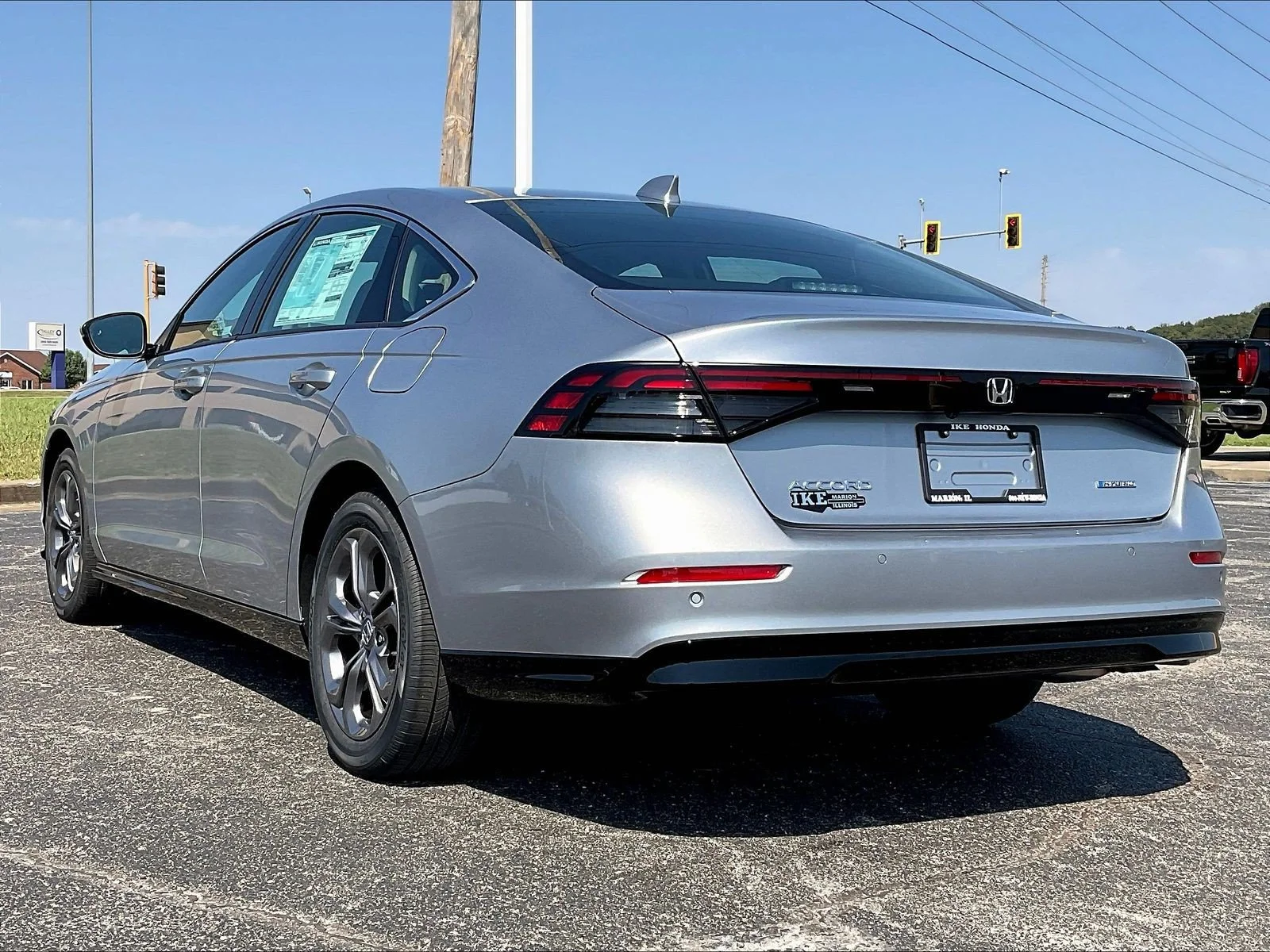 New 2026 Solar Silver Metallic Honda EX-L image 5
