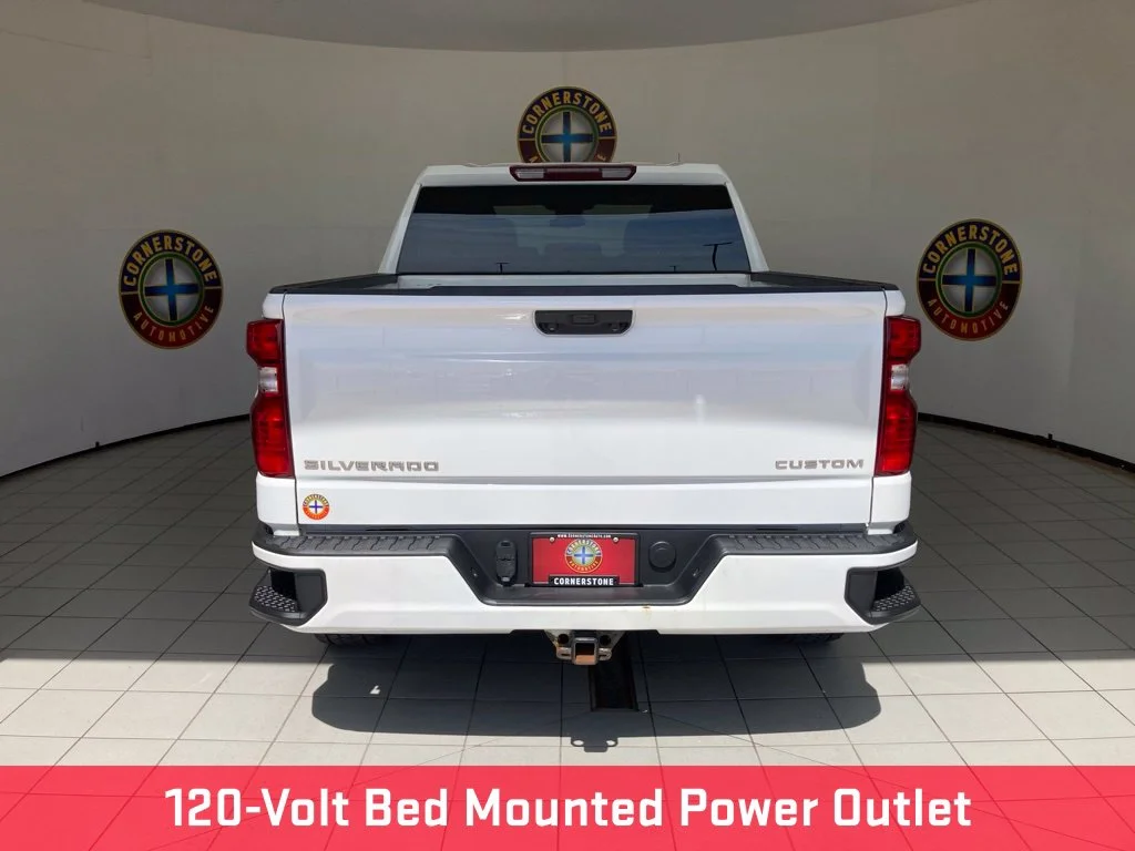 Used 2023 White Chevrolet Custom image 22
