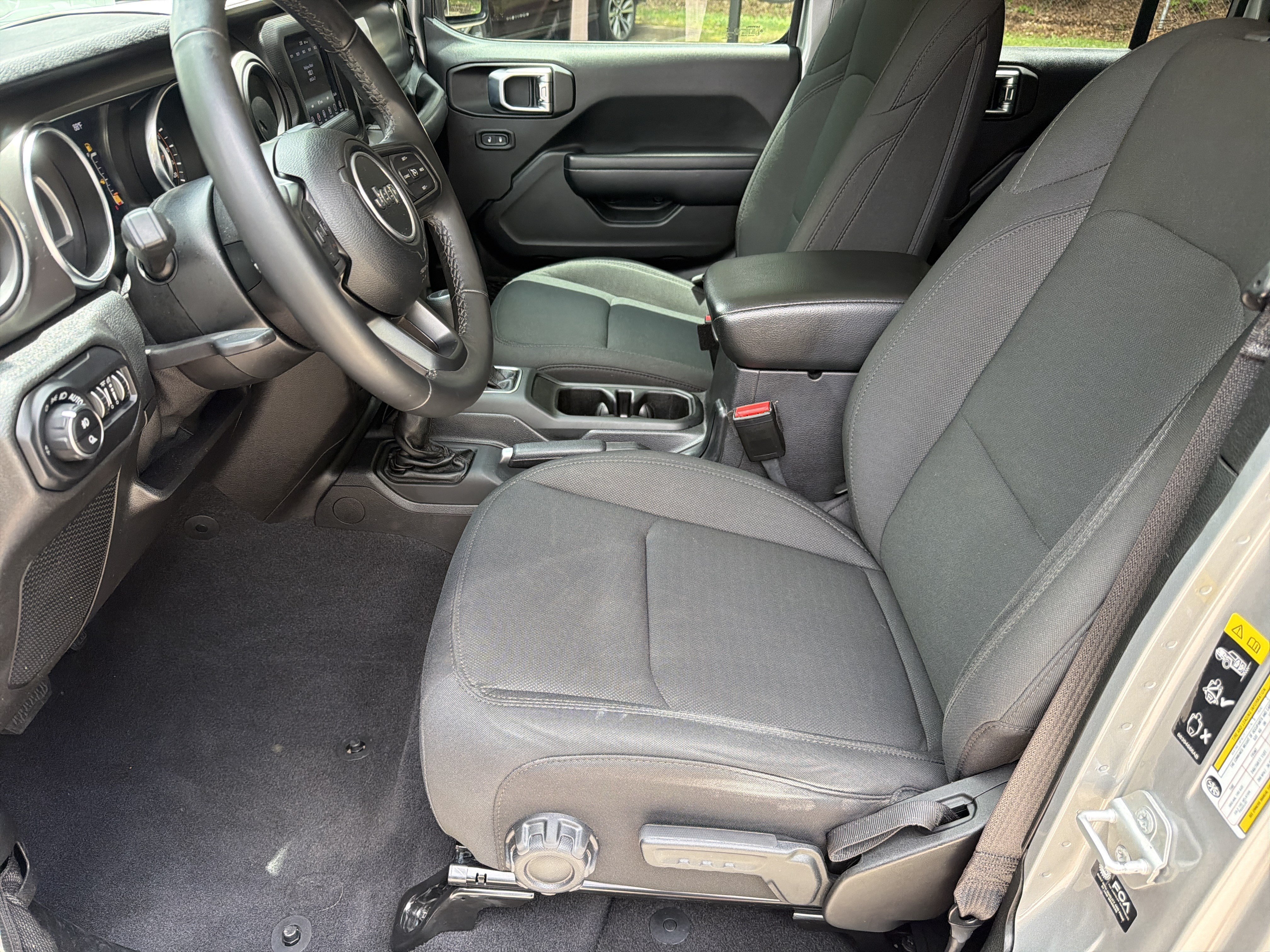Used 2021 Billet Silver Metallic Clearcoat Jeep Sport S image 9