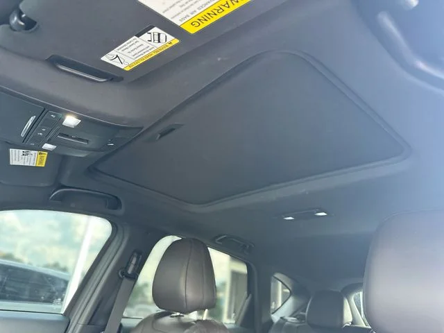 Used 2020 White Mazda Signature image 23