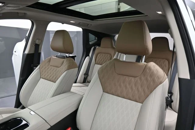 New 2026 Everest White Pearl TriCoat Nissan Platinum image 31