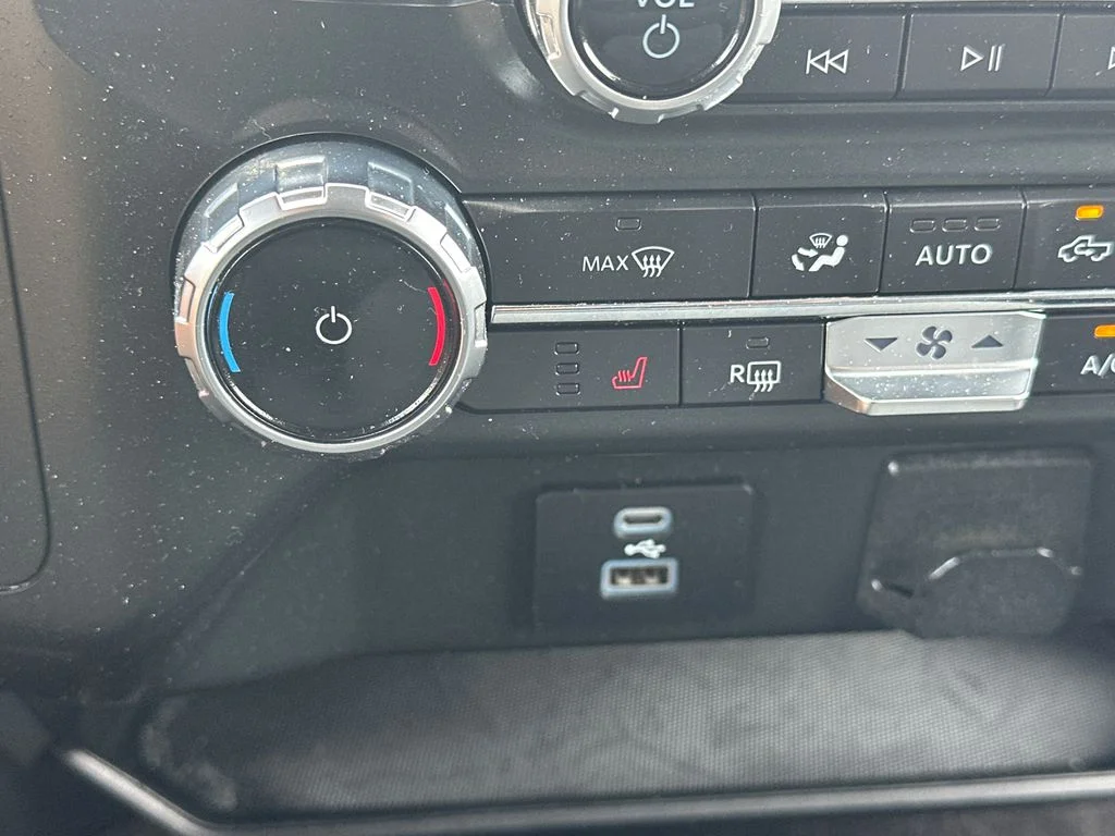 Used 2022 Red Ford XLT image 29