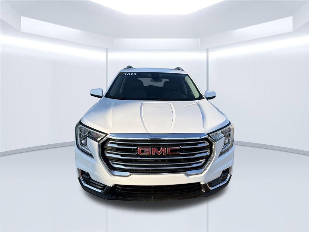 Used 2023 White GMC SLT image 2