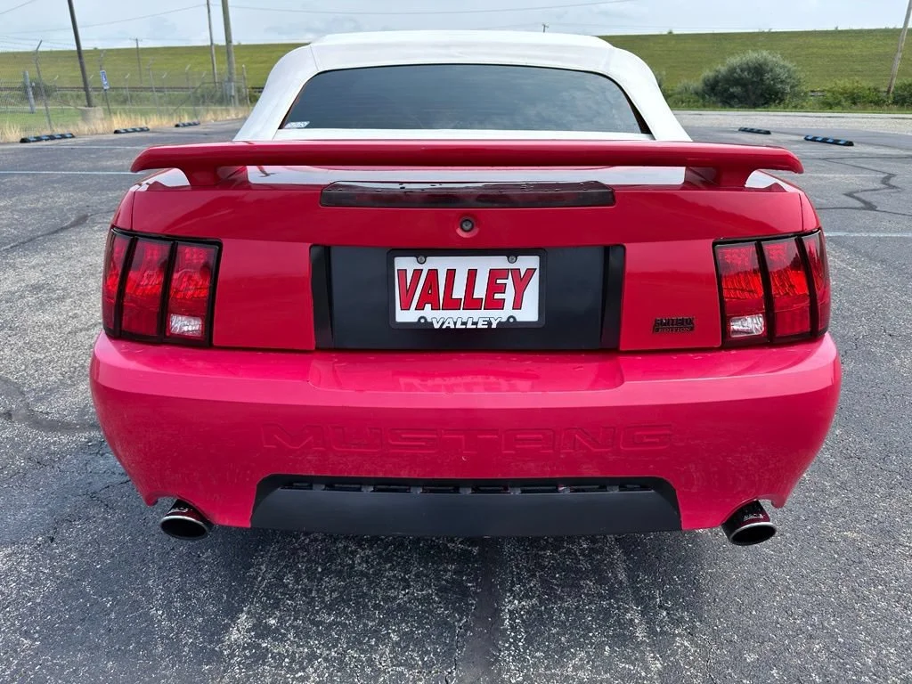 Used 2004 Red Ford GT Deluxe image 10
