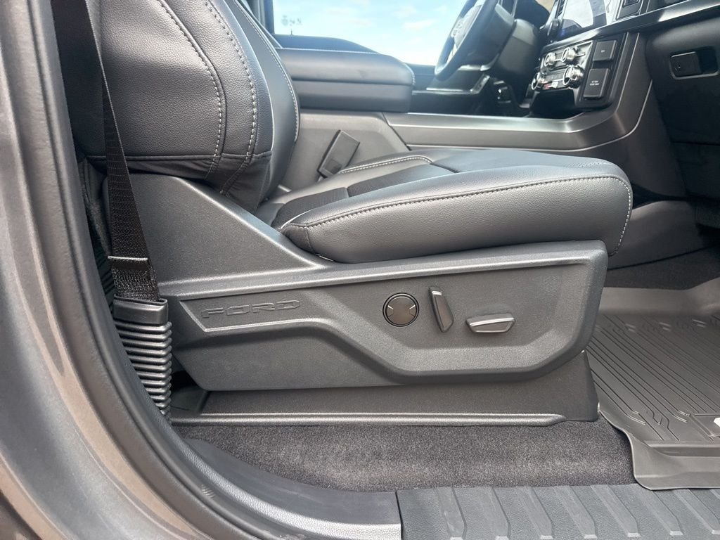 New 2026 Carbonized Gray Metallic Ford Lariat image 37