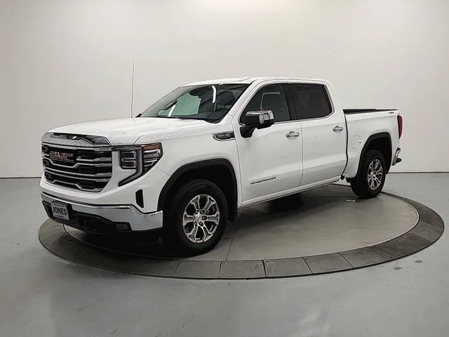 Used 2025 White GMC SLT image 4