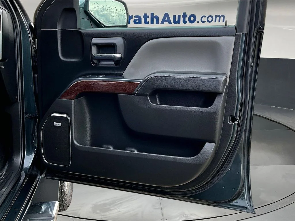 Used 2018 Gray GMC SLT image 31
