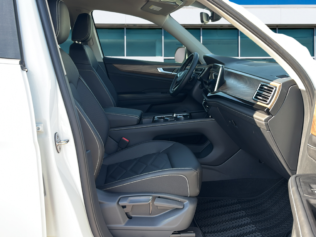 2026 Volkswagen Atlas SE w/Tech - Photo 15
