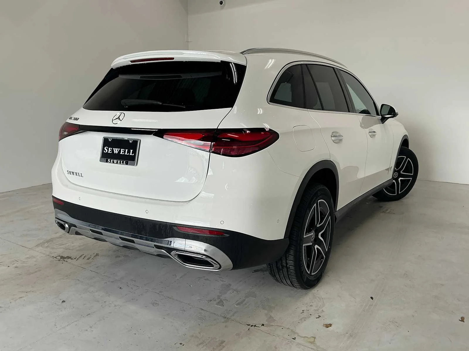 Certified Used 2026 Polar White Mercedes-Benz GLC 300 image 8