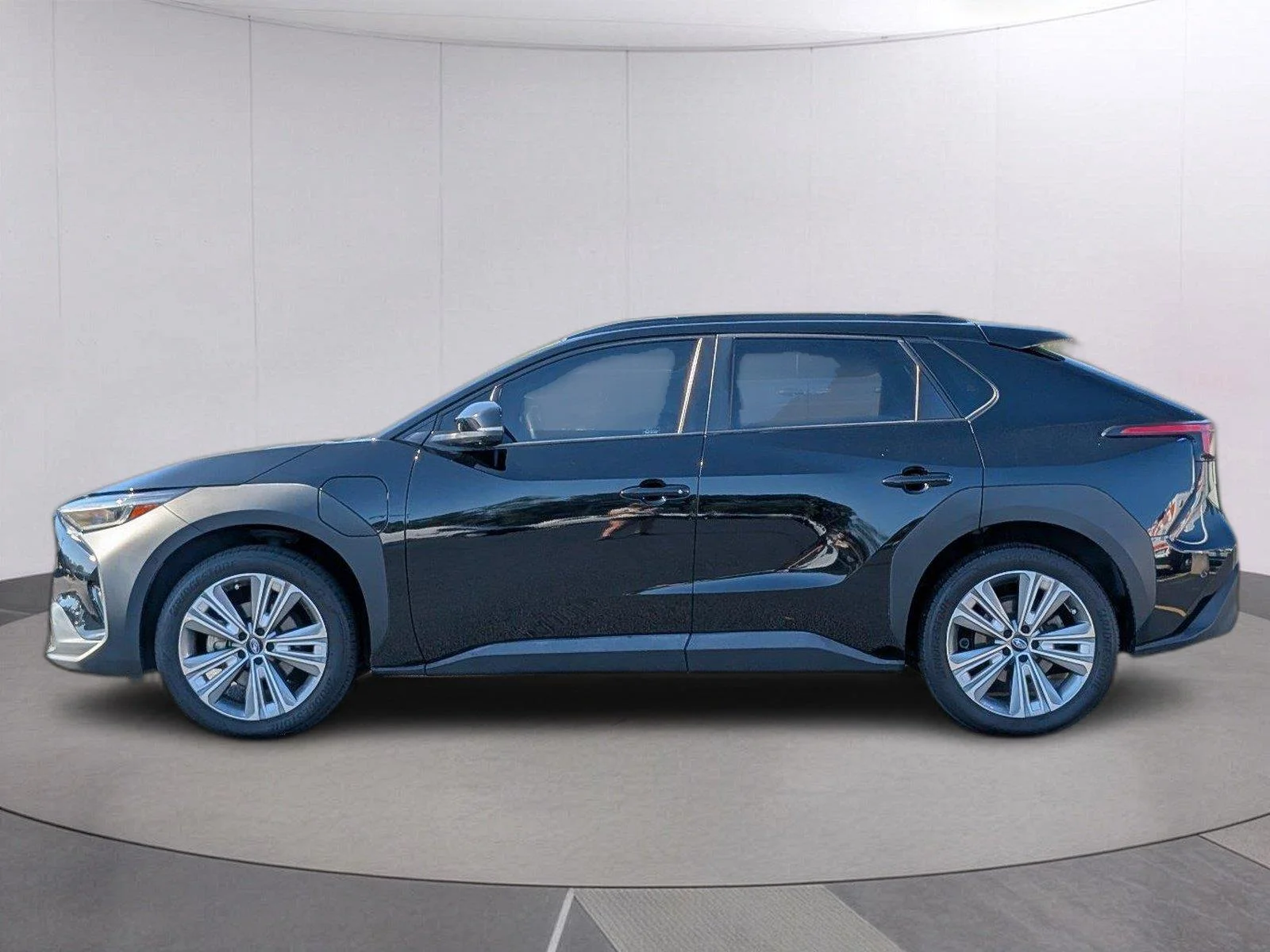 Used 2023 Galactic Black Subaru Limited image 2