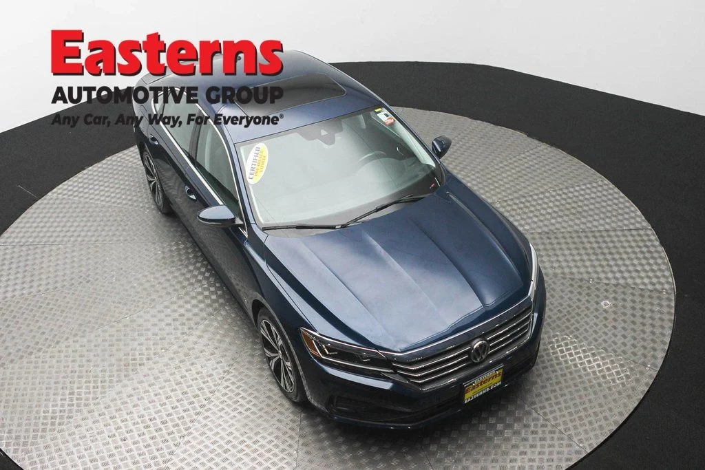 Used 2020 Blue Volkswagen 2.0T SEL image 3