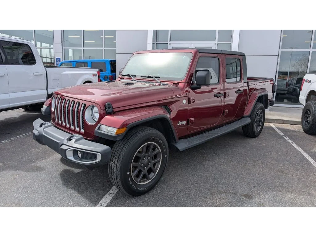 Used 2021 Snazzberry Pearlcoat Jeep Overland image 2